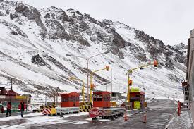 El paso a Chile por Mendoza permanece cerrado por nevadas intensas