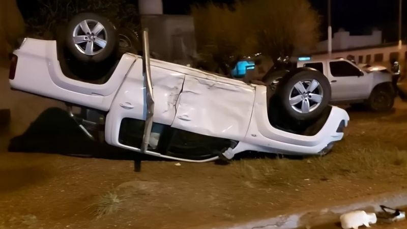 Brutal vuelco de una camioneta con dos mujeres en 9 de Julio