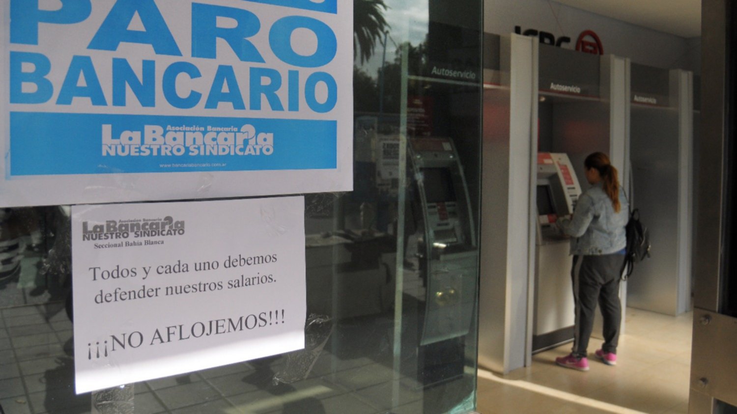 Empleados bancarios de San Juan comenzaron el paro por 24 horas