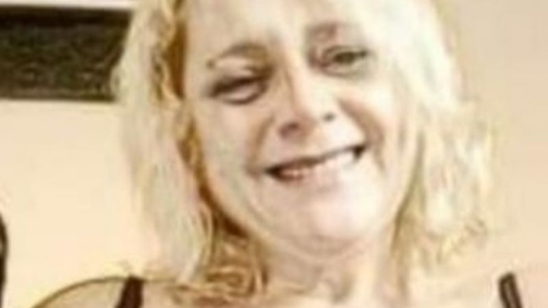 Tras agonizar, murió una caucetera que se cayó del techo de su casa