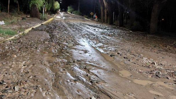 Departamentos alejados: crecidas y derrumbes luego de las intensas lluvias