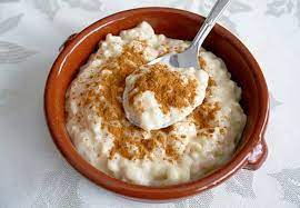 Un joven se atragantó con arroz con leche y está internado en terapia intensiva