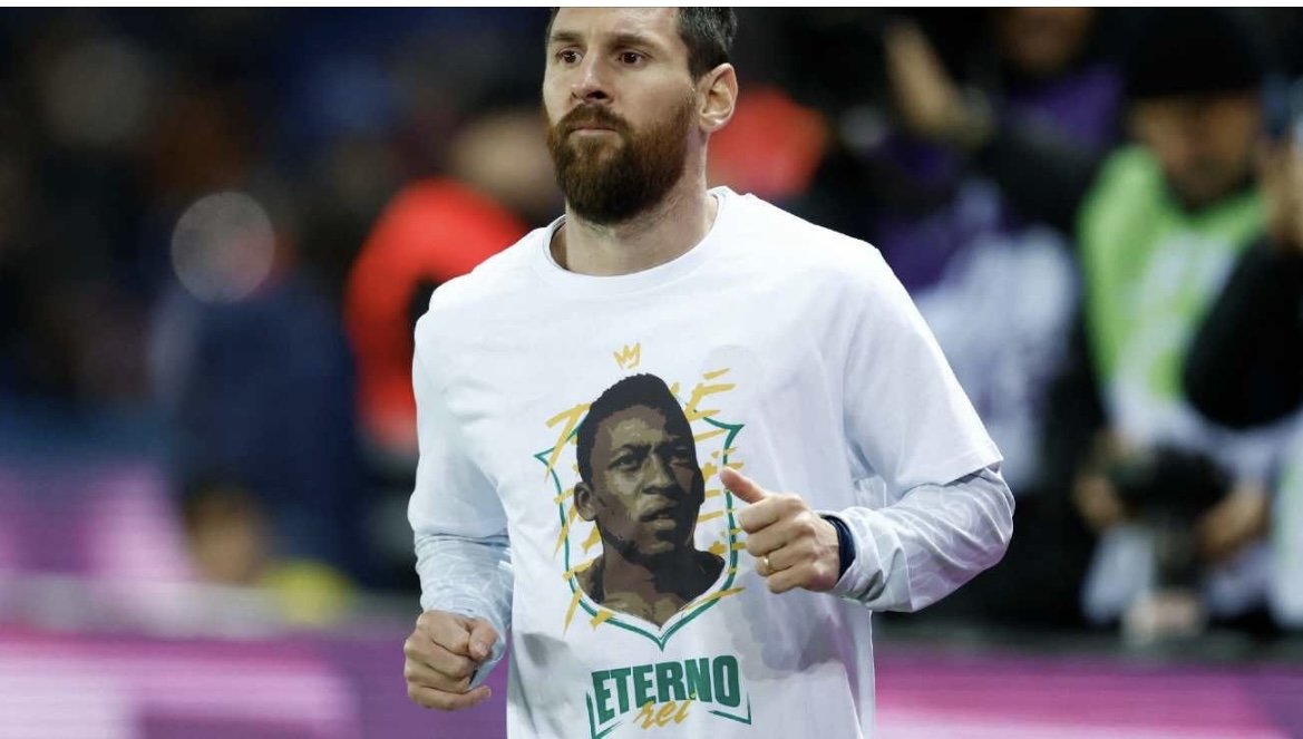 Los jugadores del PSG salieron a la cancha con camisetas homenajeando a Pelé