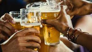 Desvalijaron una casa y como no venían los dueños celebraron con cena y alcohol