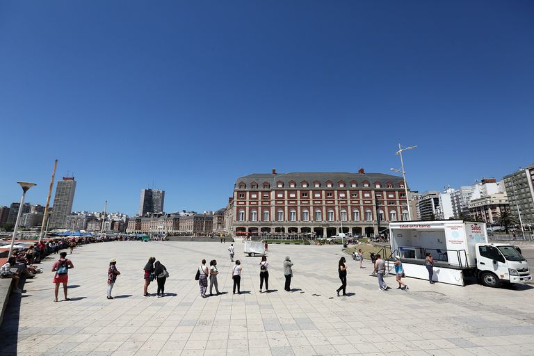 Este domingo detectaron 73.319 nuevos casos de Covid en todo el país