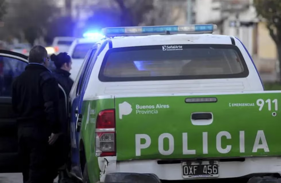 Un policía que trabajaba como chofer mató a dos jóvenes que intentaron asaltarlo