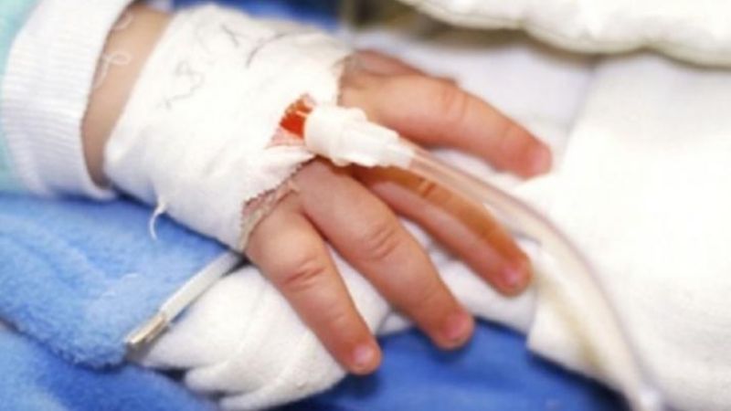 Detuvieron a un hombre que arrojó a su hijo de 5 años de un tercer piso