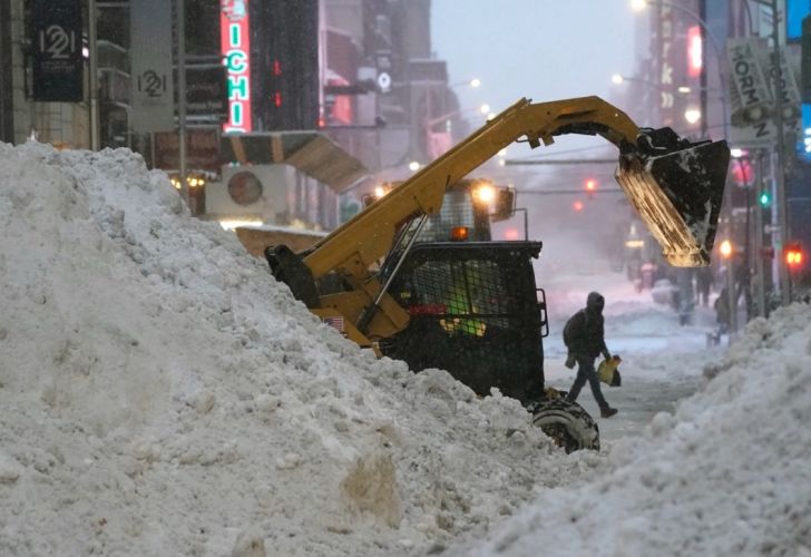 Aseguran que Nueva York atraviesa la peor nevada de su historia