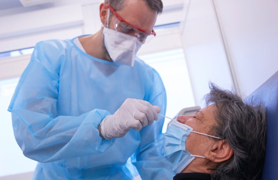 El 70% de los recuperados de COVID-19 conservan al menos un síntoma 6 meses después
