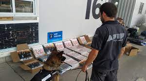 En insólito operativo, la Aduana secuestró quinientos vinilos de Vilma Palma