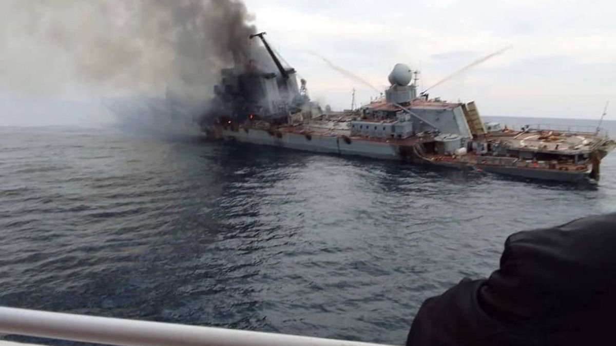 Los marineros rescatados del Moskva desmienten al Kremlin