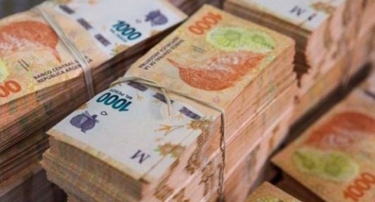 Bronca con una alumna: custodiaba $1 millón para el viaje de egresados y lo perdió