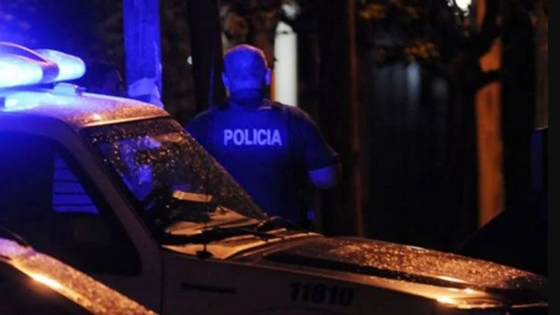Una joven le dijo a la policía que habría sido abusada por varias personas