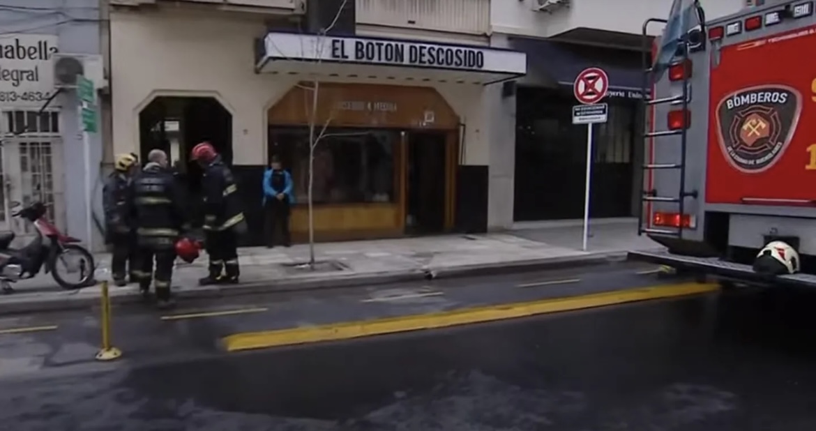 Tragedia en Recoleta: se incendió un departamento y encontraron a un hombre muerto debajo de un colchón