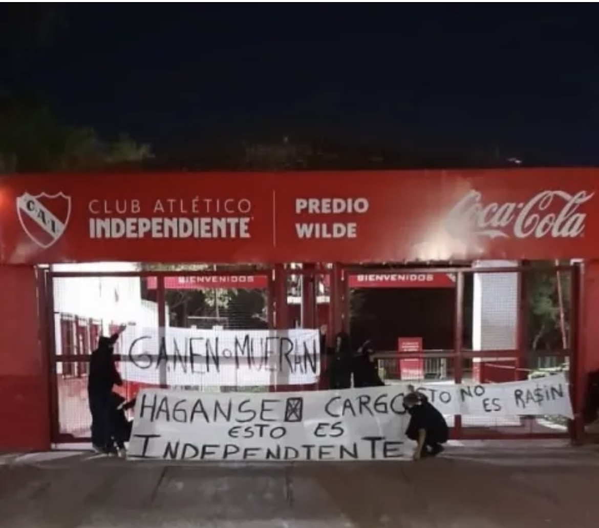 Ganen o mueran: la dura amenaza de muerte a los jugadores de Independiente
