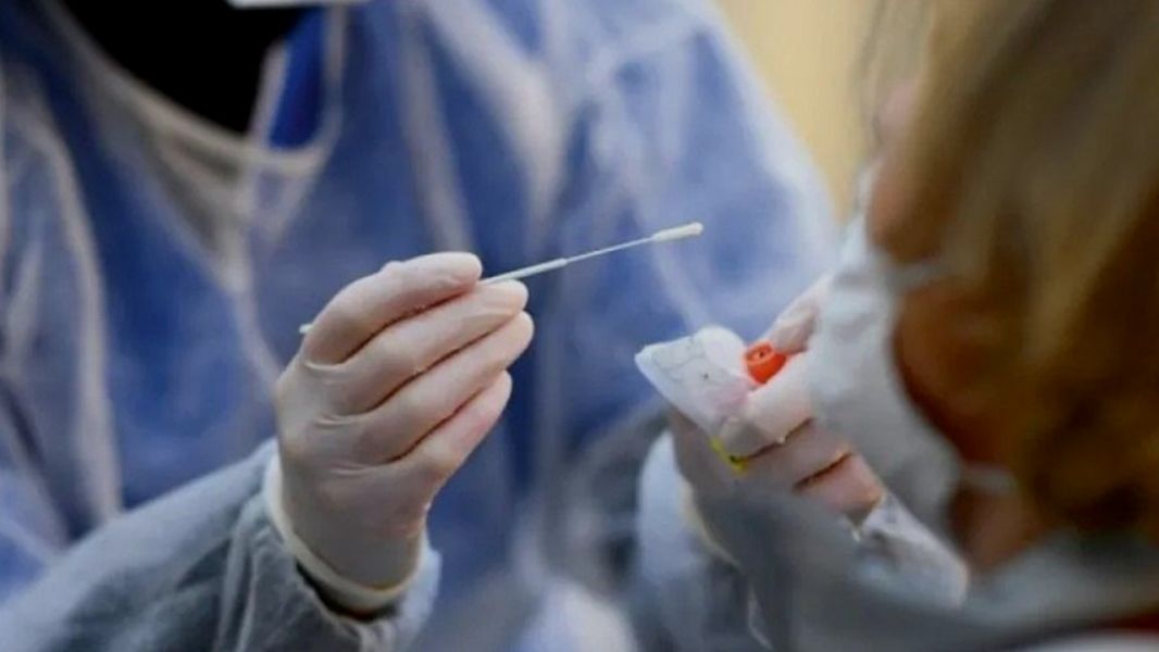 El Ministerio de Salud confirmó la circulación comunitaria de la variante Ómicron en el país