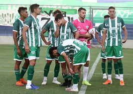 Hinchas de Desamparados manifestaron su enojo contra el presidente del club