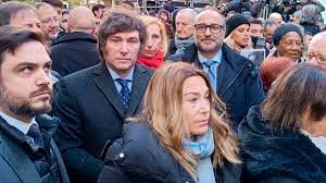 Milei fue increpado por familiares de víctimas del atentado a la AMIA