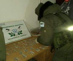 En Calingasta, dieron con un botín de marihuana, plata en efectivo y un lavarropas