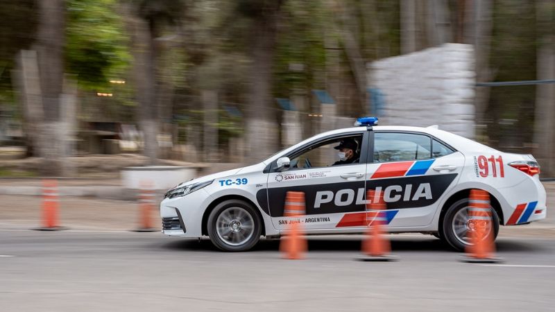 Una puerta abierta quedó abierta y se metieron a su casa