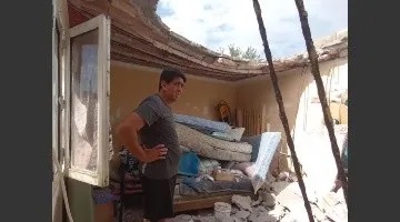 Se cayó el techo de una vivienda en Capital y los vecinos quedaron a la interperie