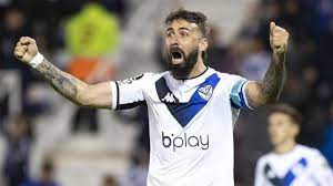 Vélez - Talleres: la mamá de Pratto salió a bancar al delantero