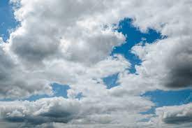 Cielo cubierto antes del ingreso del frente frío que hará bajar la temperatura