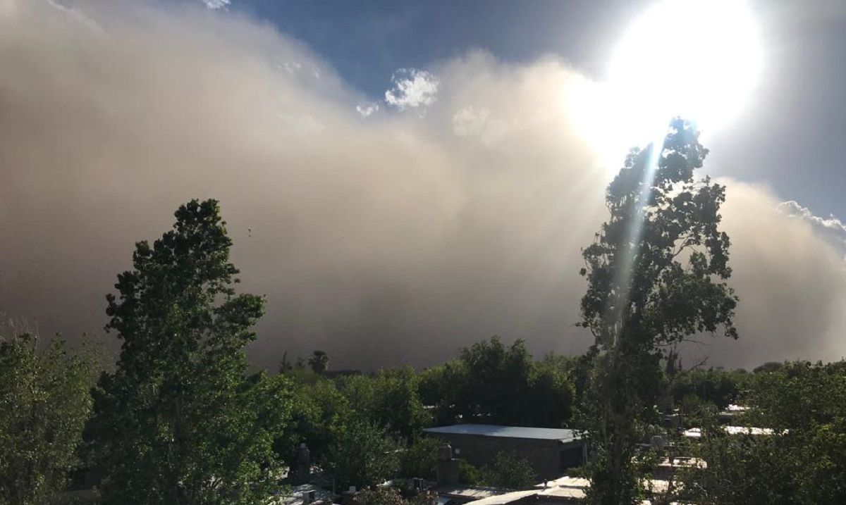 Pronosticaron la llegada de fuerte viento sur a San Juan