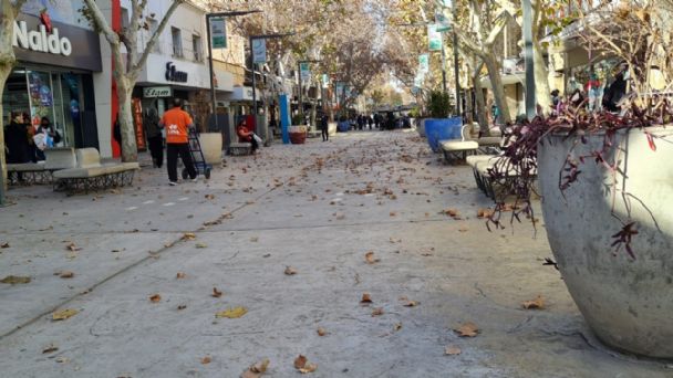 Calorcito de otoño y alerta de viento zonda