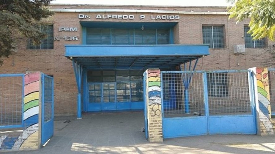 Un hombre asesinó al papá de un compañero de su hijo en una discusión