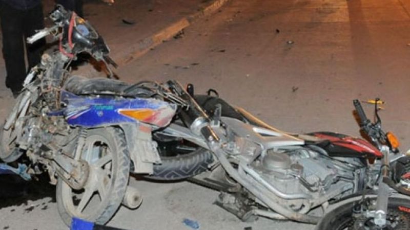 Chocaron dos motos en un cruce y una mujer resultó gravemente herida