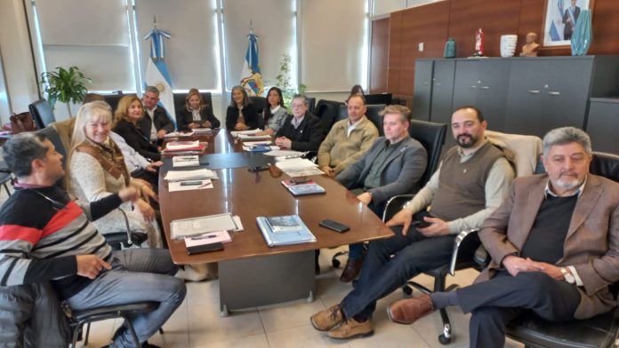 Reanudan la negociación por los salarios docentes