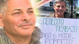 Se hizo viral por pedir trabajo en los semáforos con un cartel y tuvo un final feliz