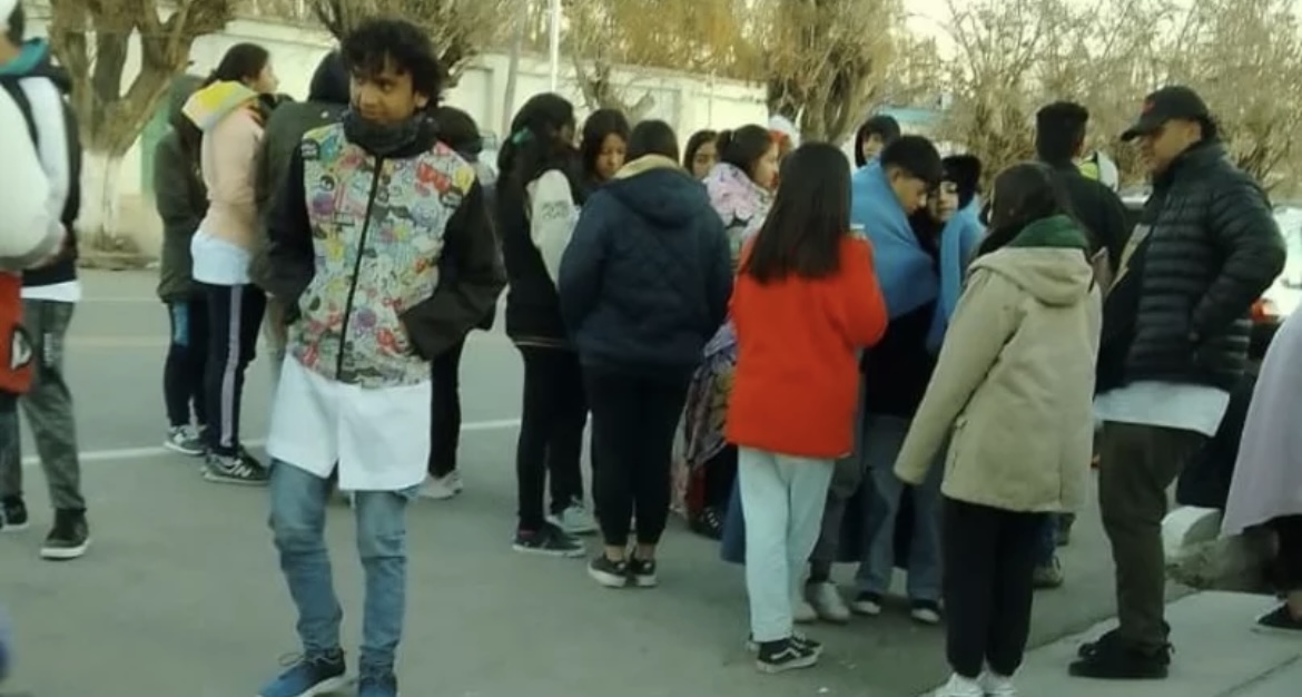 Alumnos de una escuela iglesiana reclamaron por falta de calefacción