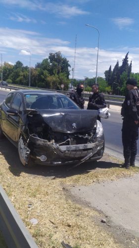 Tres autos chocaron en plena Circunvalación