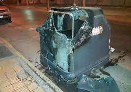 Un contenedor de Capital victima de vandalismo
