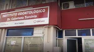 Investigan al empleado del escándalo sexual en el Instituto Odontológico