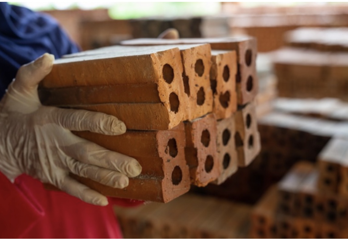 La capacitación sobre uso y manipulación de ladrillos termoeficientes llegará a Rawson