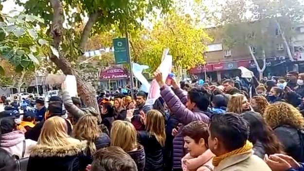 Loa autoconvocados docentes decidieron seguir de paro hasta tener una respuesta a su pedido