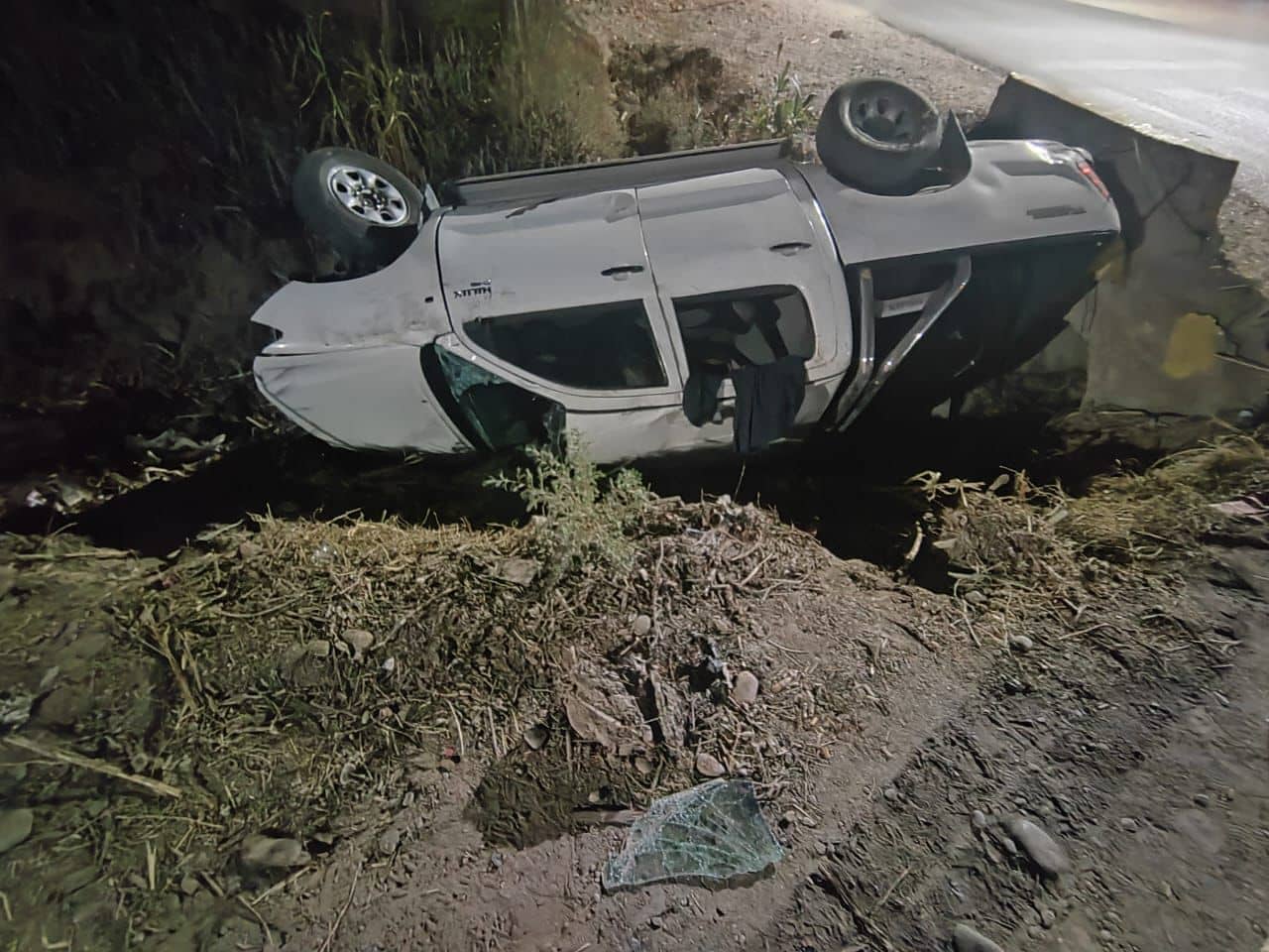 Una camioneta cayó en un canal en Santa Lucía y un bebé de 3 meses se salvó milagrosamente