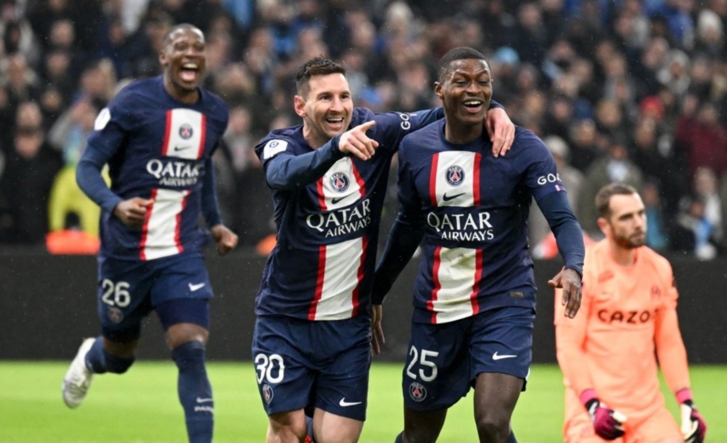 Con goles de Messi y Mbappé, el PSG superó 3-0 al Olympique de Marsella y se afianzó en la cima de la Ligue 1