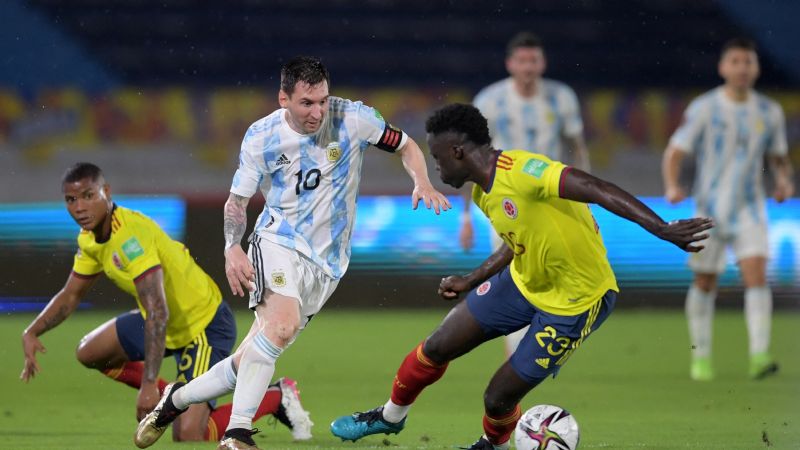 Argentina se descuidó en el último minuto y Colombia lo empató 