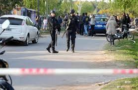 Rosario: acribillaron a tiros a un hombre y balearon el frente de un banco