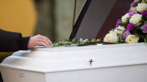 El macabro souvenir que recibió en el funeral de su abuela