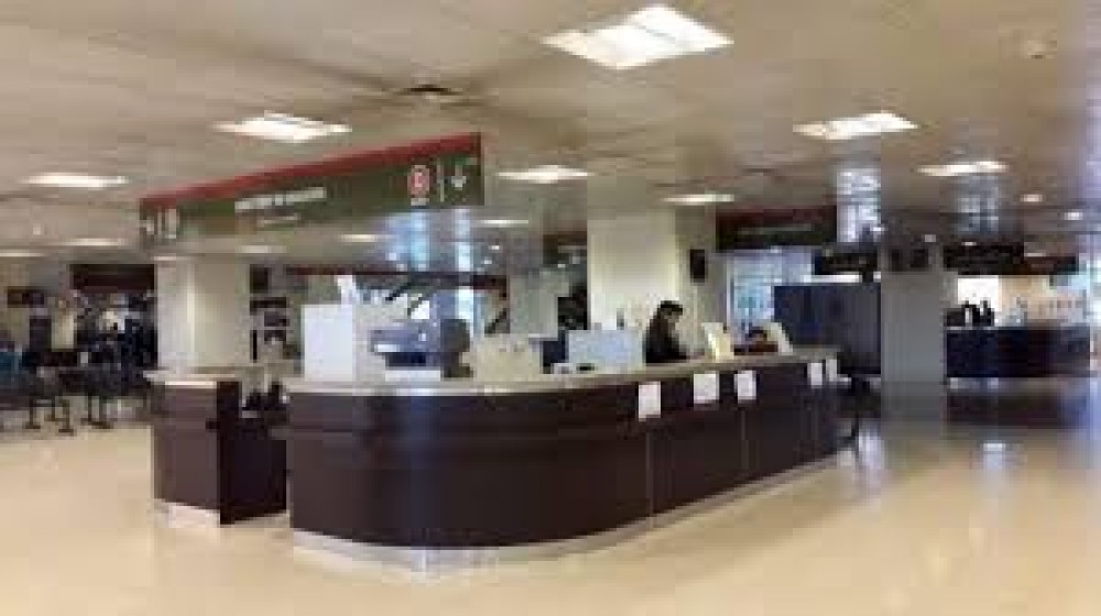 Acusan a trabajadores del Centro CÃvico de robar computadoras y pueden ir presos
