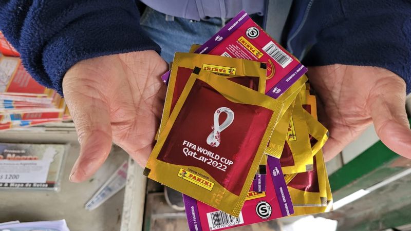 Vuelven las figuritas y los álbumes del Mundial a San Juan