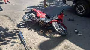 Motociclista chocó contra el guardarrail y murió