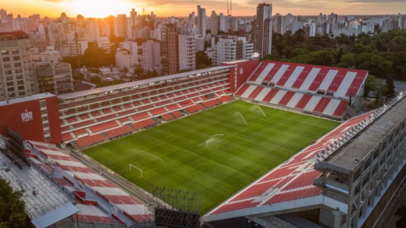 Exigirán El Pase Sanitario En El Torneo de Verano y Quienes No Tengan La Vacuna Podrán Inocularse Antes De Los Partidos