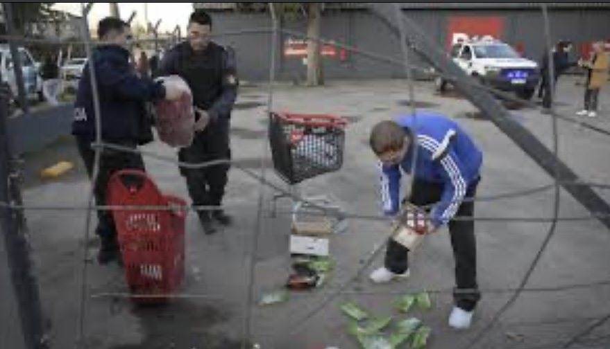 Massa pidió quitar planes sociales a quienes participaron en robos organizados