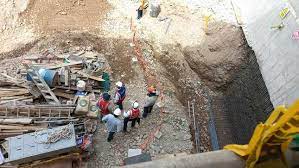  Un trabajador cayó desde 6 metros de altura y tuvo que ser trasladado de urgencia al Hospital 